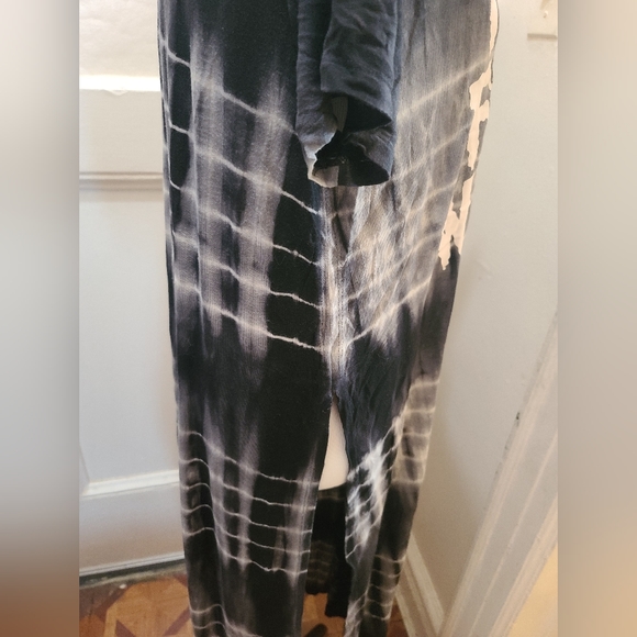 Killstar Tie Dye High Slit Short Sleeve Dress shirt - Picture 2 of 4